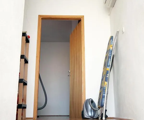 With A Parking Space - 6205